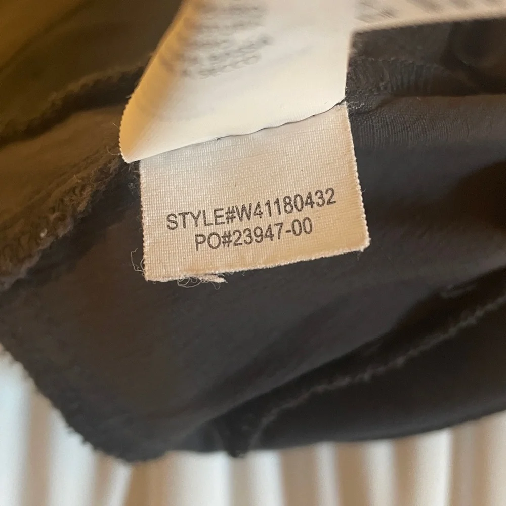 Prana Women's Size 12 Black Capri Pants - Picture 2 of 5